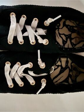 Black Roxy Slip-On Sneakers with White Drawcords Size 9
